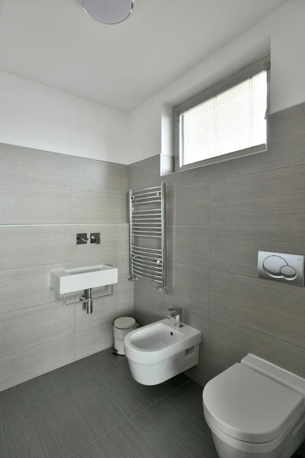 River View Apartments Hotel Братислава Екстериор снимка