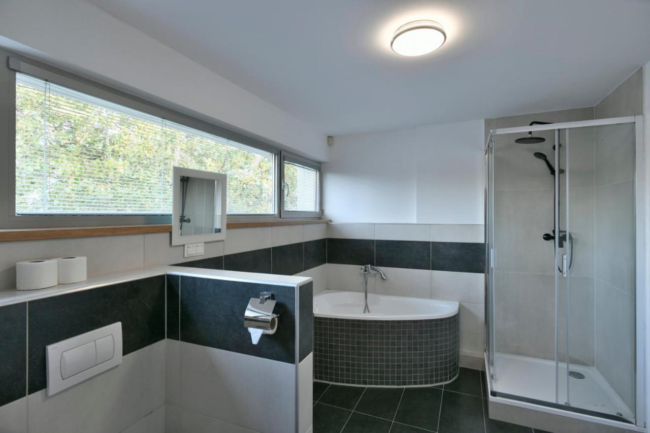 River View Apartments Hotel Братислава Екстериор снимка