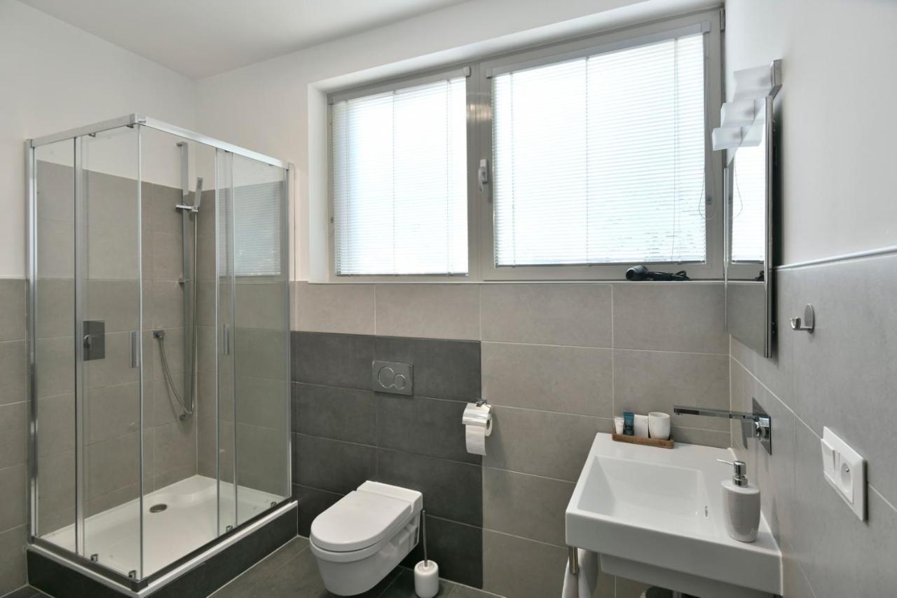 River View Apartments Hotel Братислава Екстериор снимка