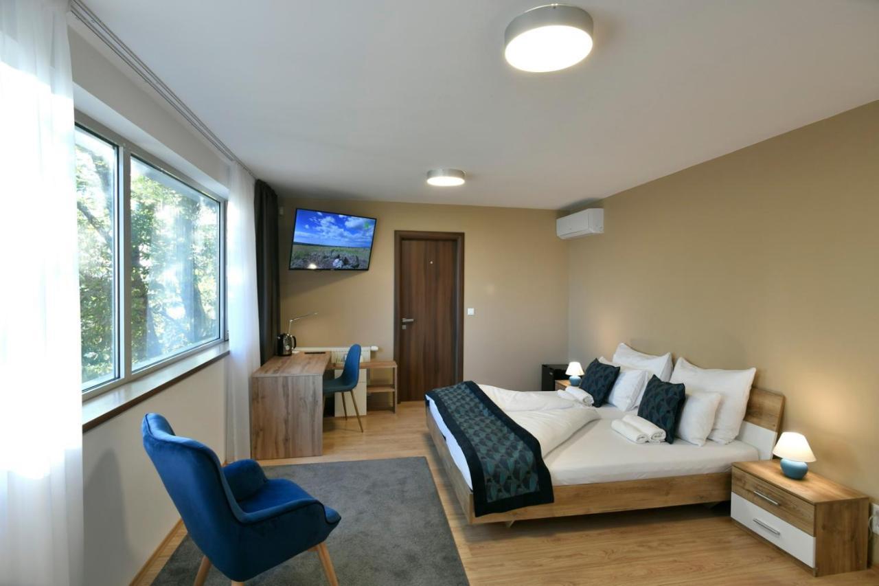 River View Apartments Hotel Братислава Екстериор снимка