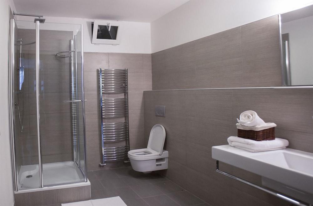 River View Apartments Hotel Братислава Екстериор снимка