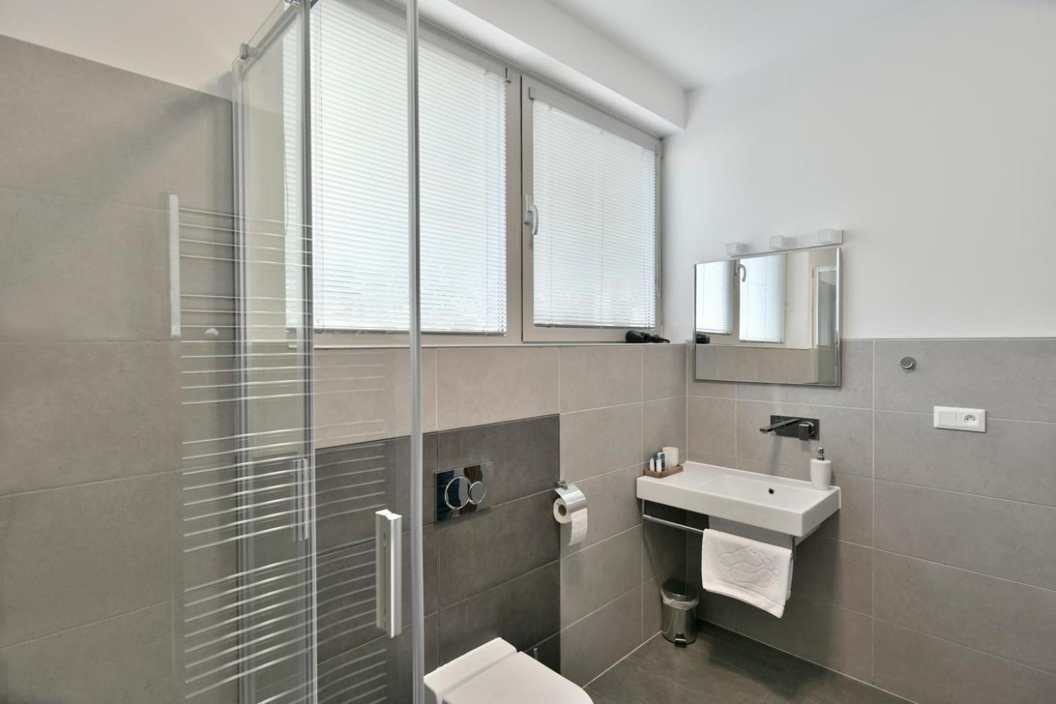 River View Apartments Hotel Братислава Екстериор снимка