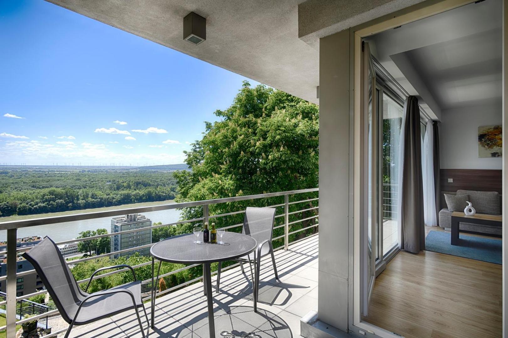 River View Apartments Hotel Братислава Екстериор снимка