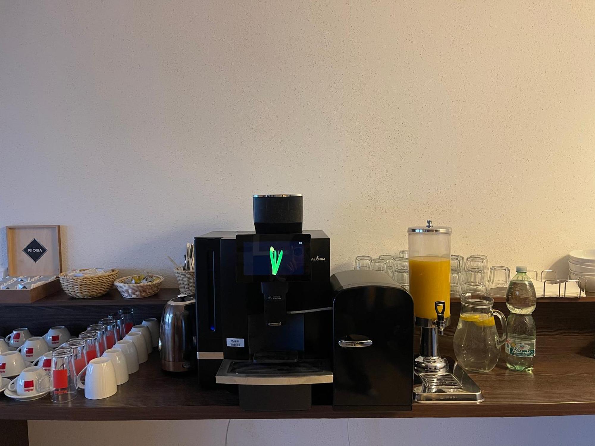River View Apartments Hotel Братислава Екстериор снимка